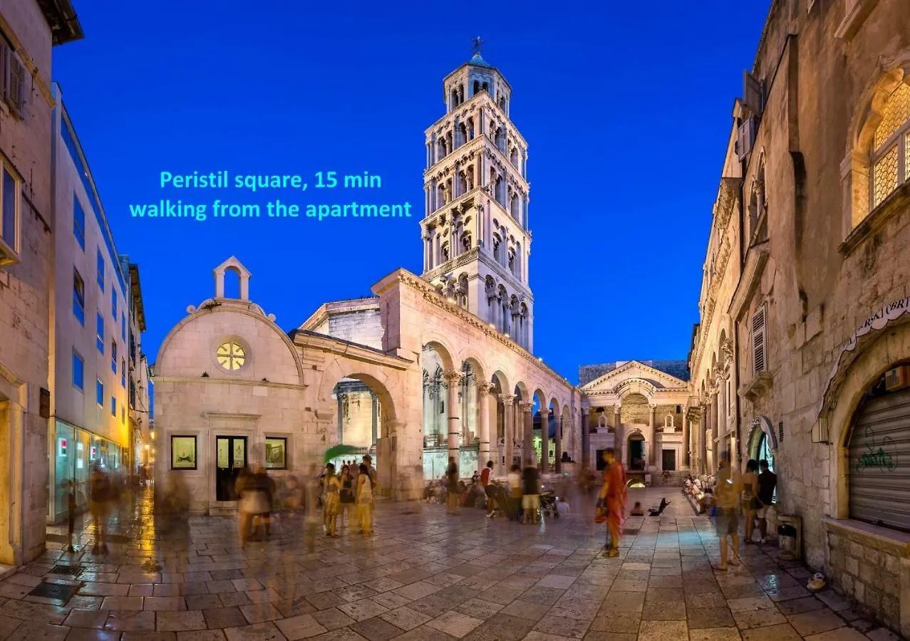 Studio Leon-Sara Split Croatia